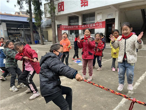 为中国足球梦想助力,为农村孩子筑梦爱心公益活动