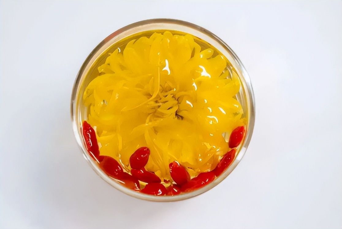 秋天，少吃“发物”和“热物”，多饮3种“冠军茶”，润燥安康