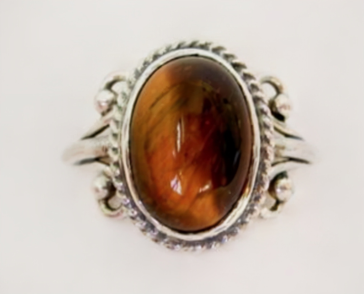 宝石也开始内卷了?做成珠宝or腕表,你Pick哪一个?