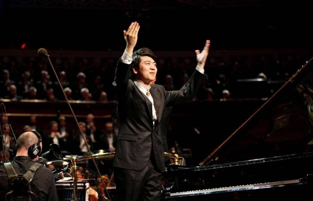 郎朗国外成名失误,郎朗经历挫折成才的故事