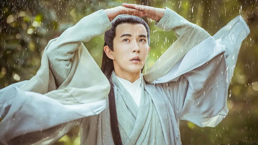 满屏锥子下巴充气硅胶脸，翻拍剧越来越难看，新旧版演员对比惨烈