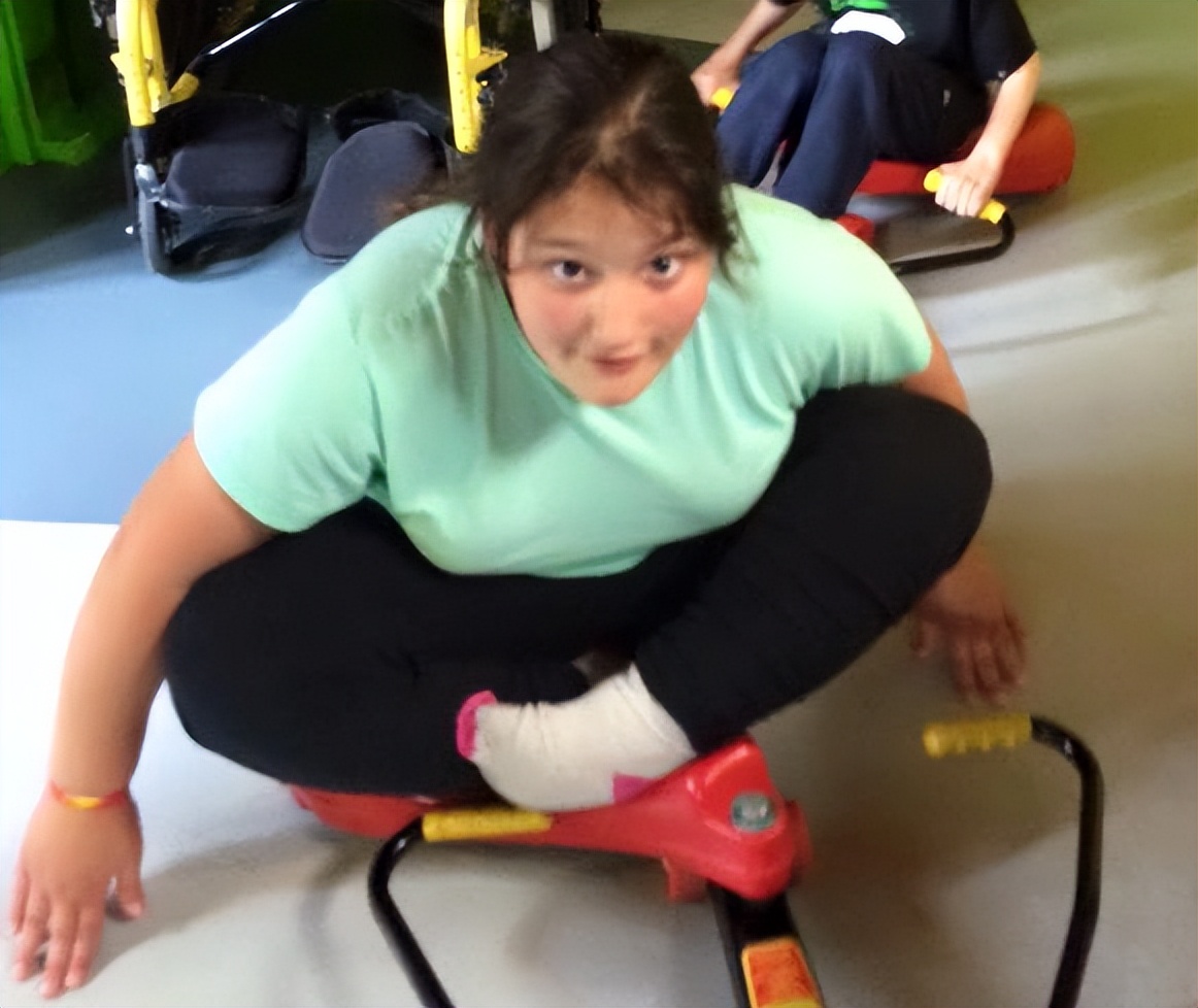 英国夫妇偷吃猫粮,英国夫妻吃中国美食