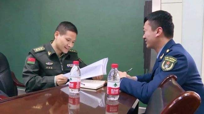 解放军21式军服什么时候配发,21式部队新式军装穿着细节