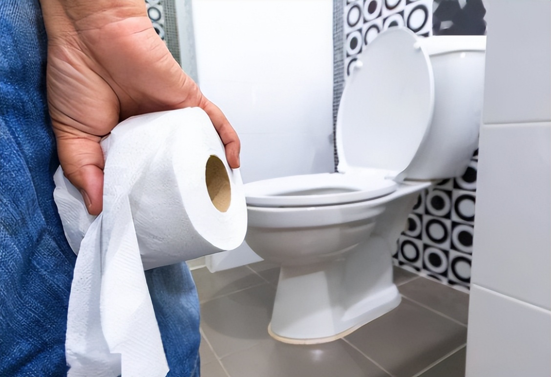 女性肛门周围潮湿瘙痒,肛门周围潮湿瘙痒长泡泡用什么药