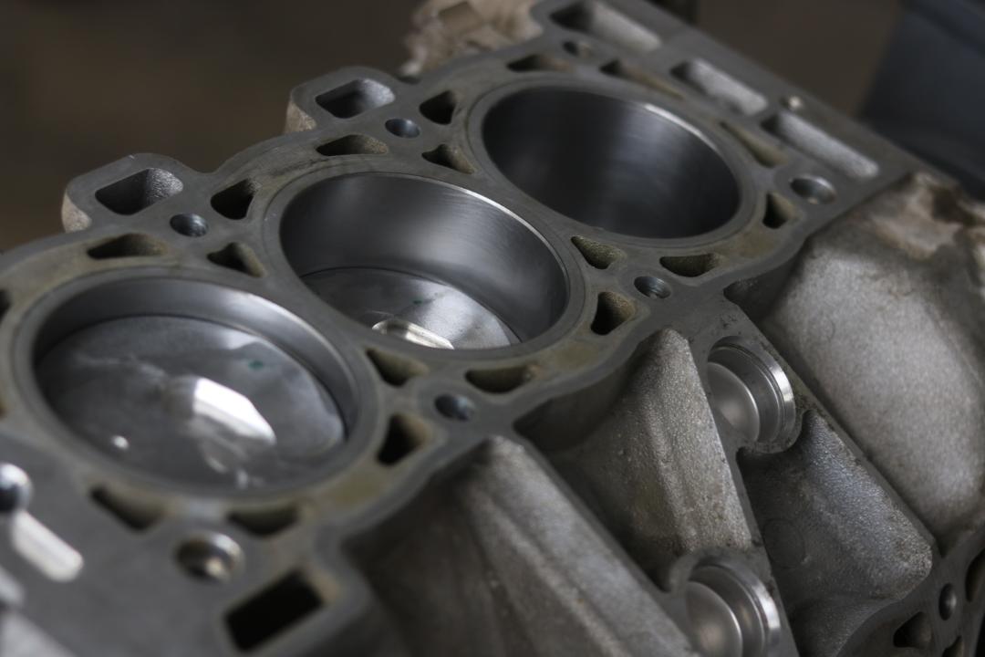 破烂的车变成新车,破烂的车子翻新