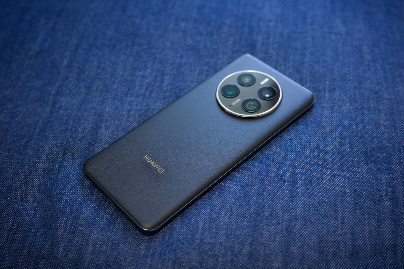 华为和荣耀的旗舰机哪个品质好,最新款华为和荣耀建议买哪个