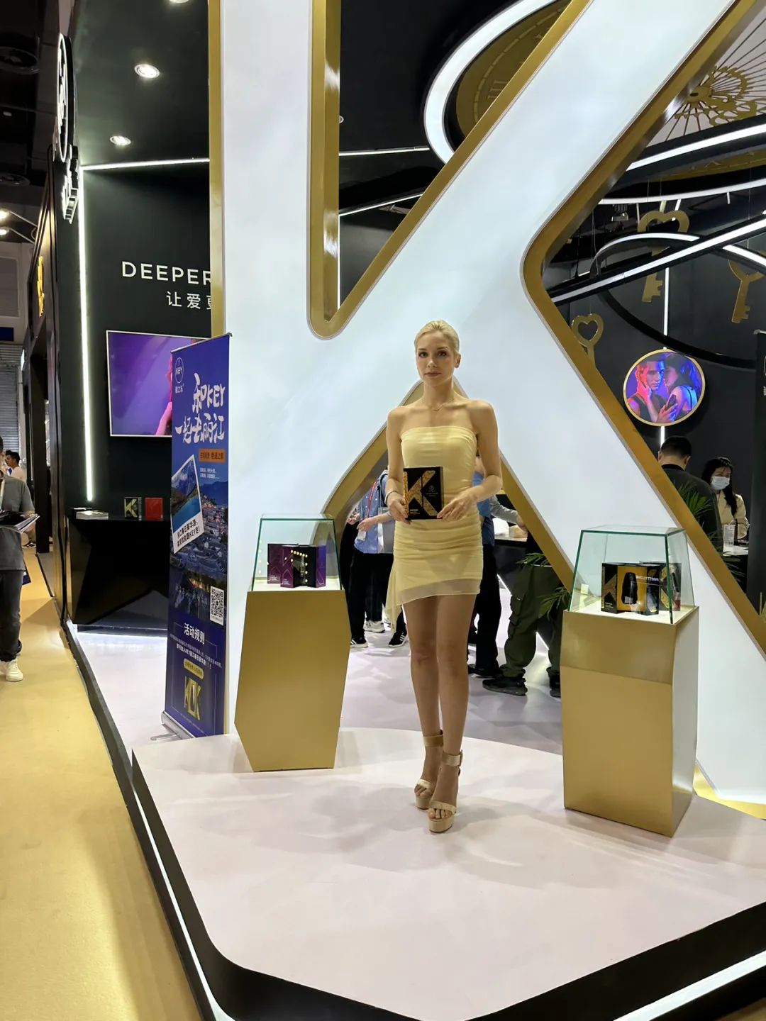 2023上海情趣展|未满*8岁1禁**止入场画面太美我不敢看