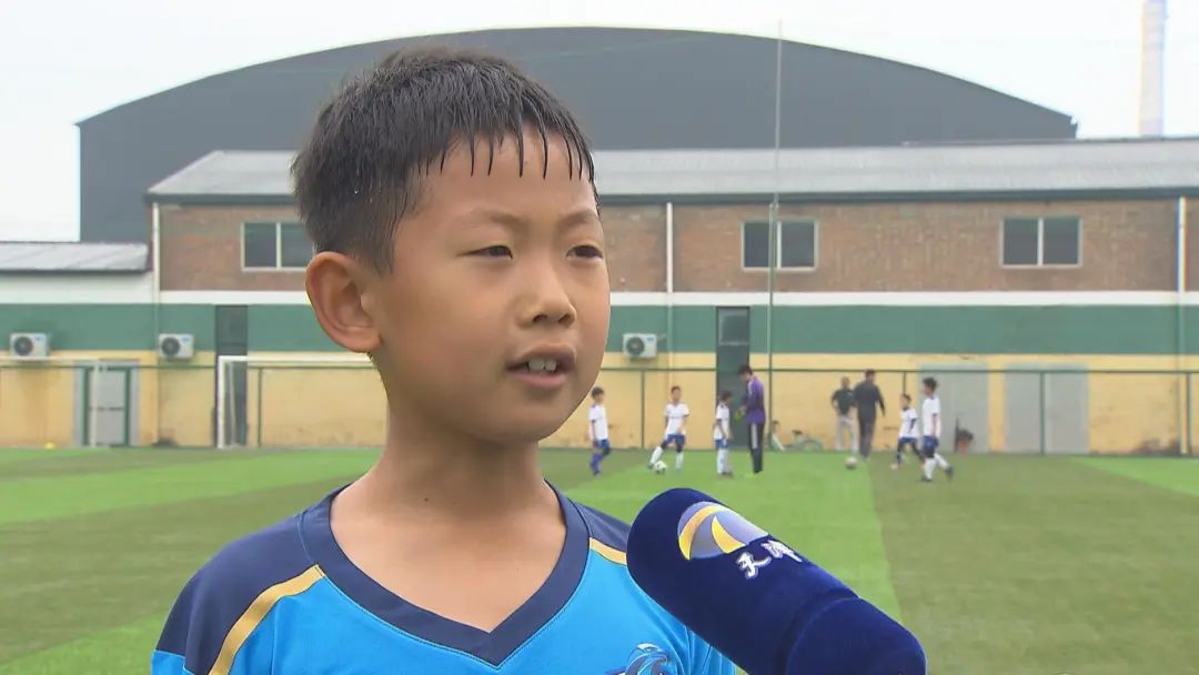 少年足球联赛开幕,足球联赛的开幕表演