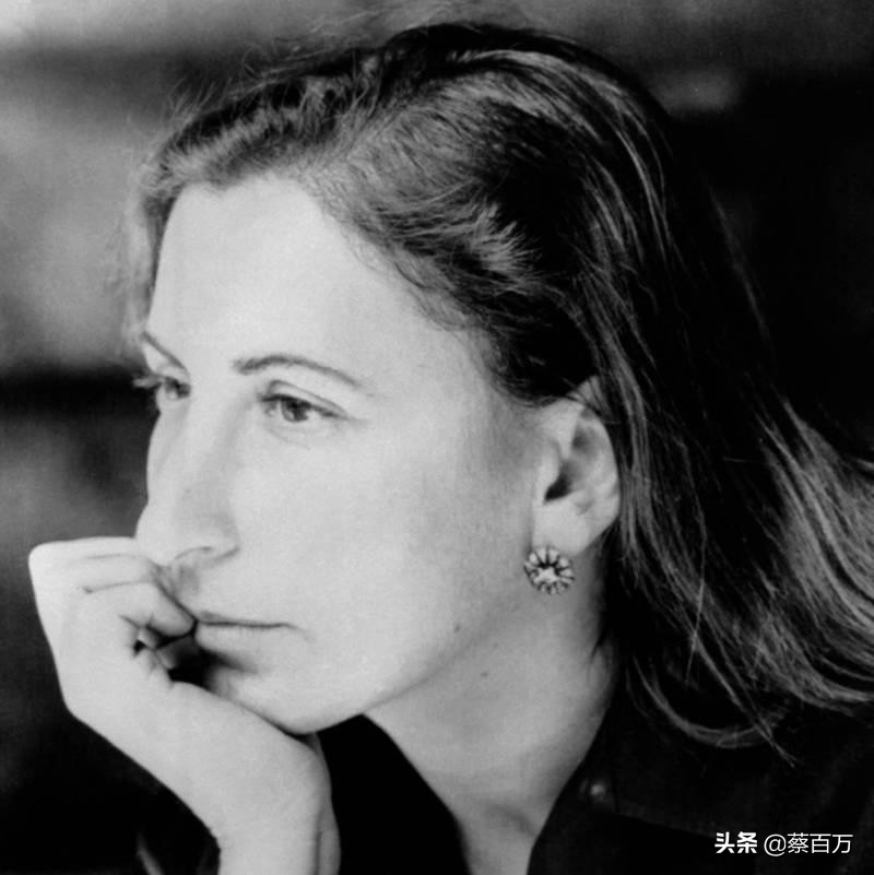 prada尼龙包经典款,不是真皮的奢侈品