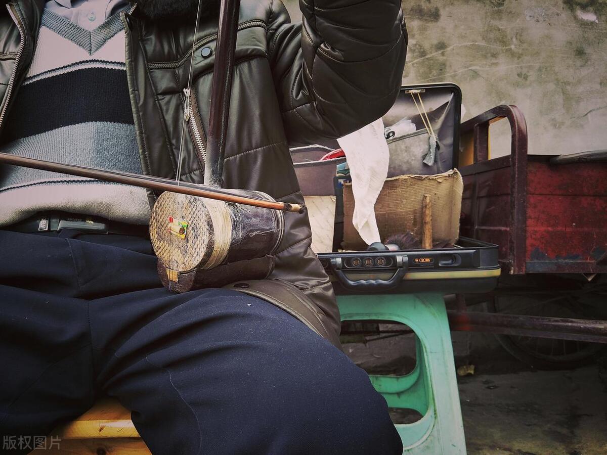 业内人士讲挑选二胡的方法,初学者二胡怎么选购