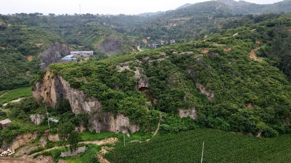 山顶洞人的原始生活,山顶洞人生活在距今约多少万年前