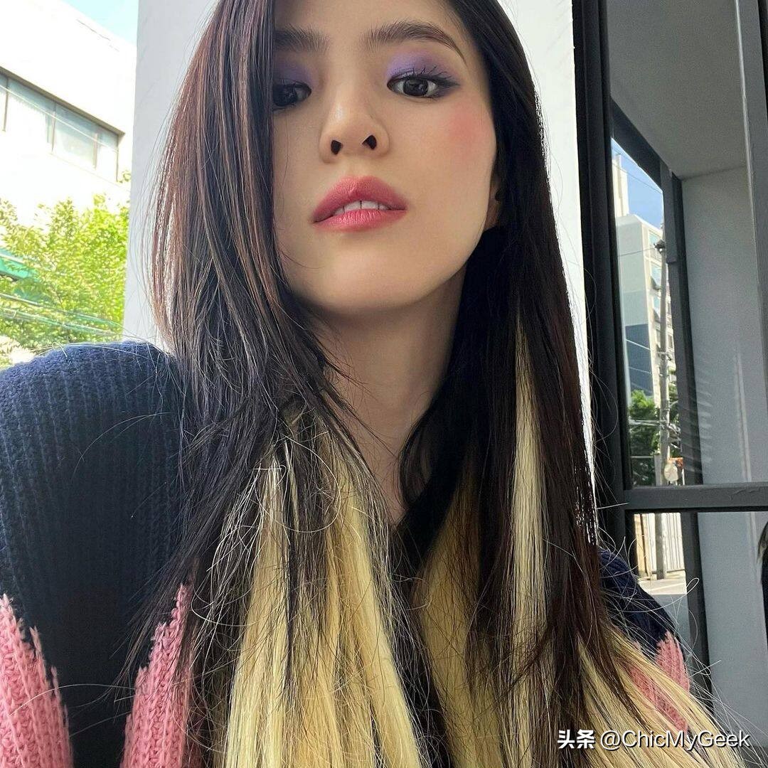 韩素希继续示爱宋慧乔,韩素希和宋慧乔是一个人吗