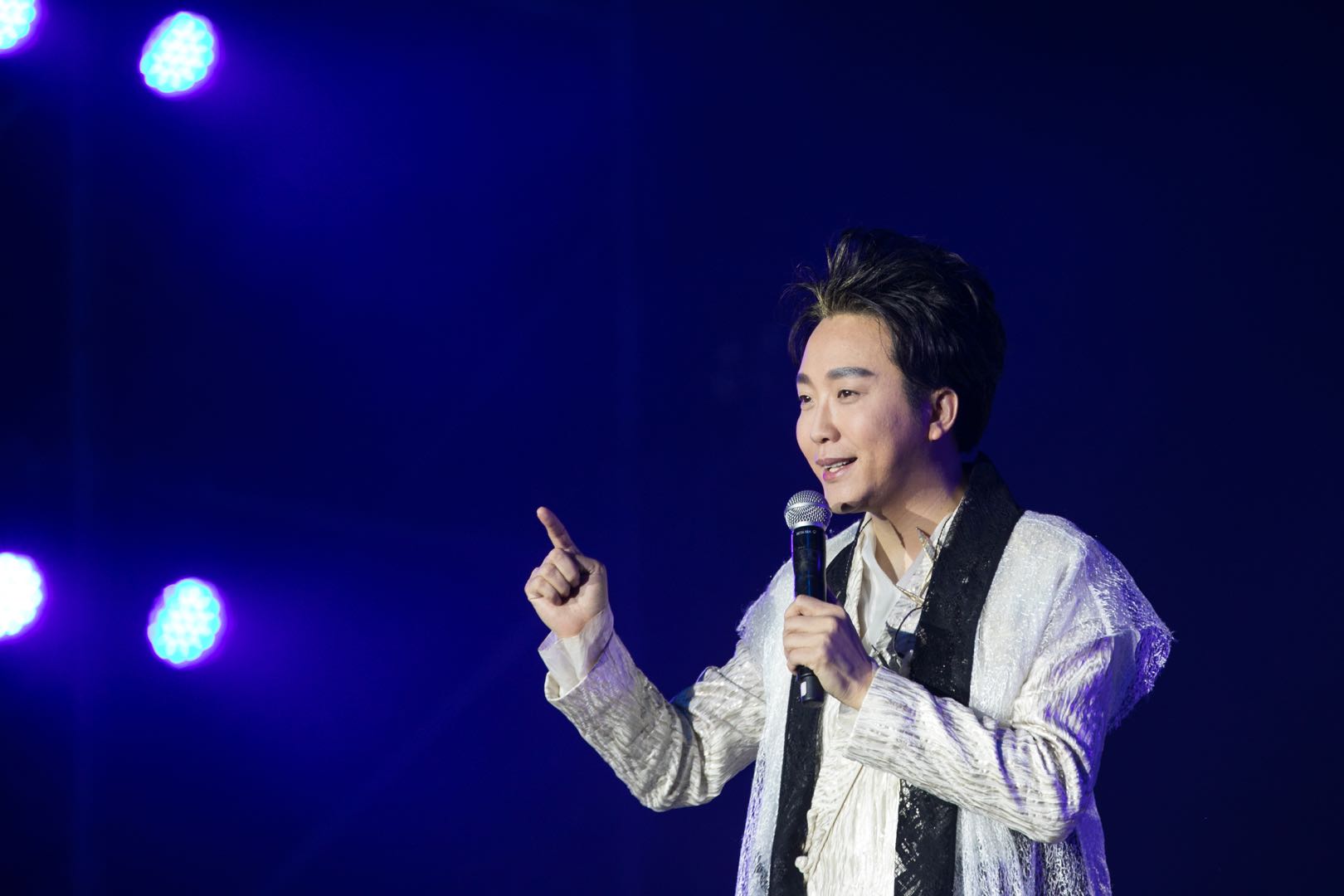 李玉刚经历过哪些事,李玉刚经历了什么