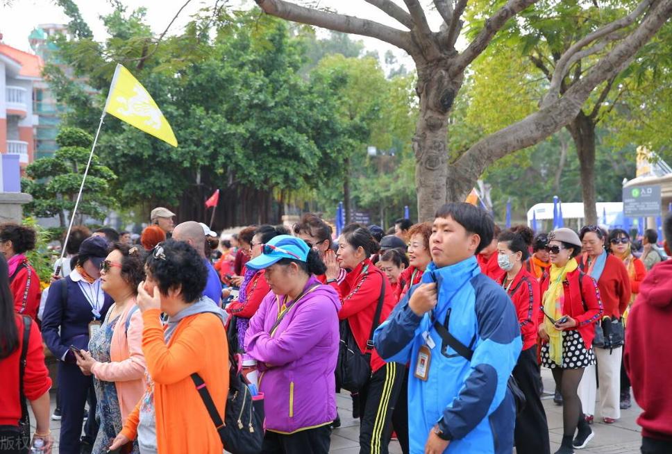 最近美国赴中国游客数量,大量欧美人涌入中国旅游