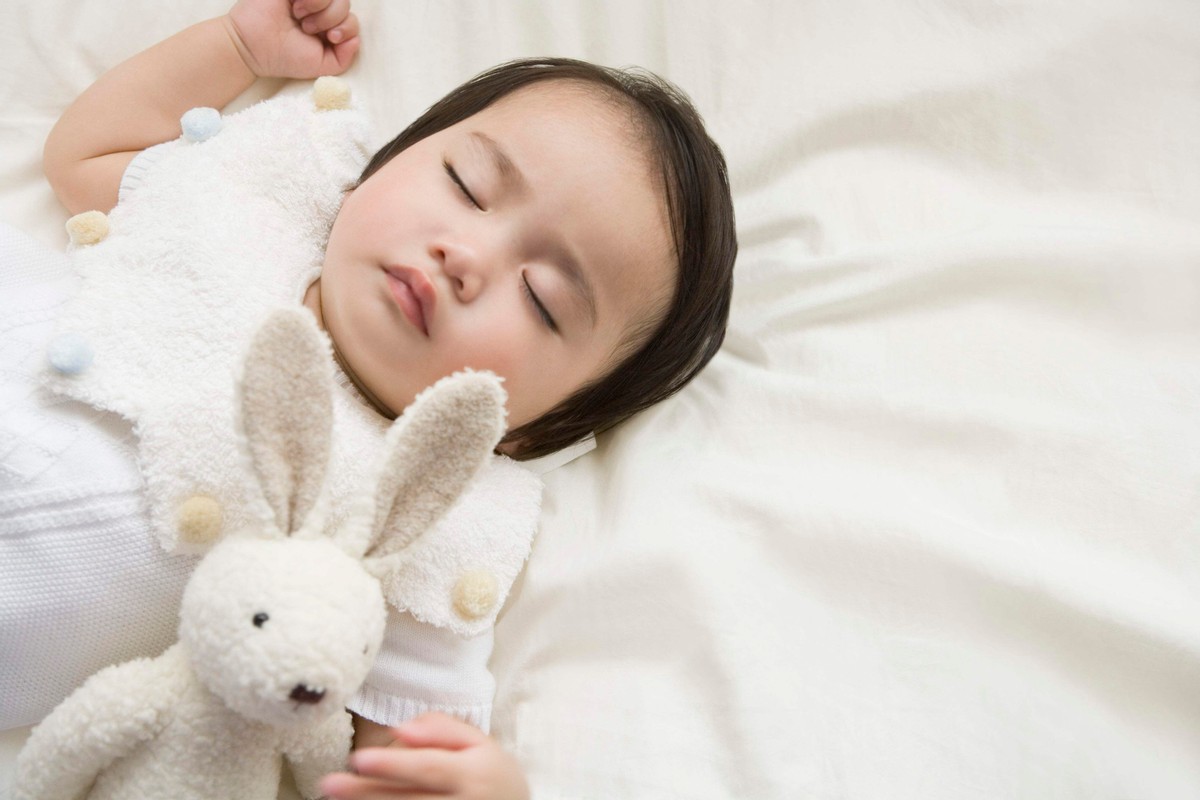 男子身患巨人症身高竟有两米四二,外国夫妇生了巨人症的孩子