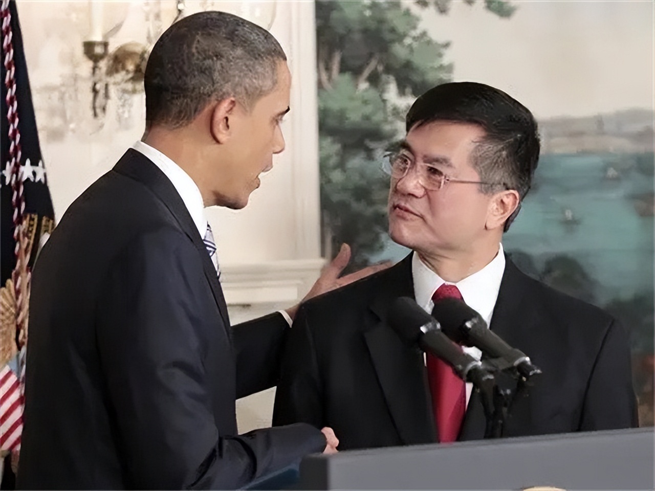 骆家辉之前的美国驻华大使,骆家辉前任大使