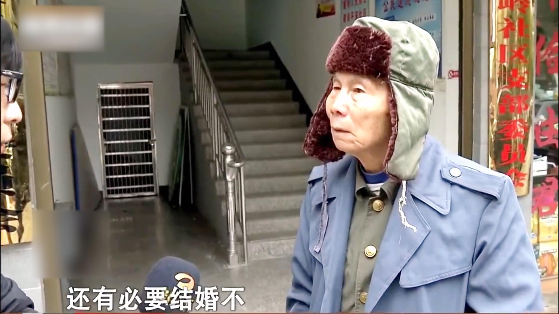 75岁老人爱上40岁保姆,85岁老人爱上50岁保姆