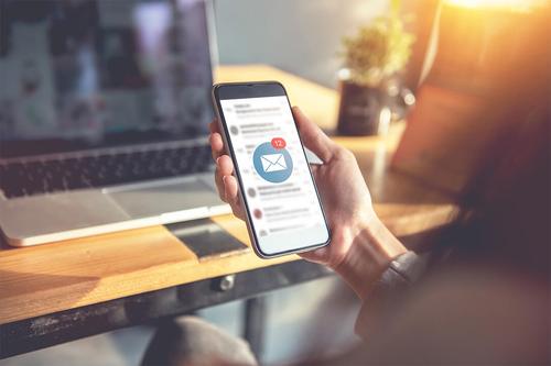 手机收到很多消息,手机收到这样的信息千万不要点