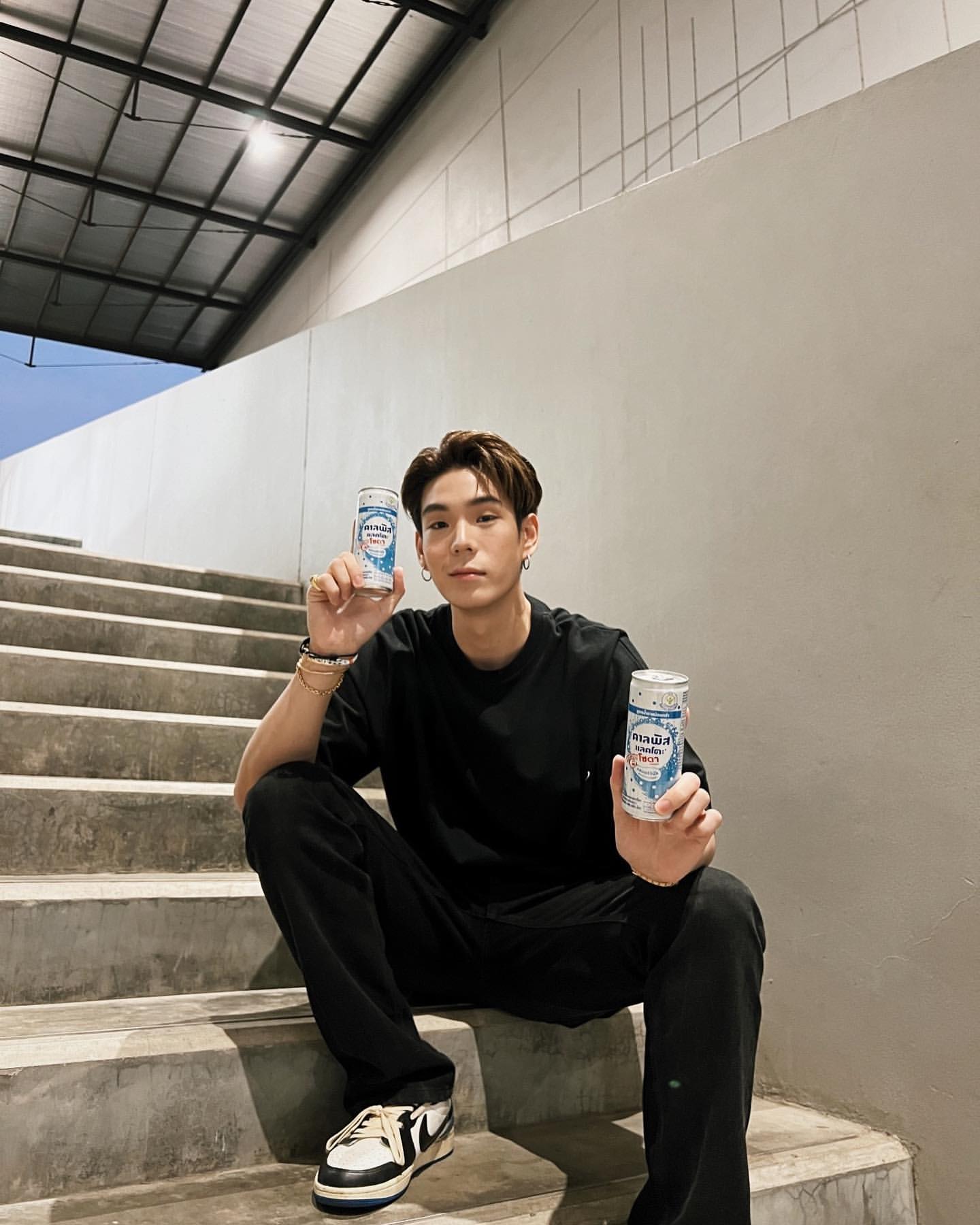 泰国仔Jaylerr穿搭：长得好看又有钱的人，平时是怎么穿衣的？