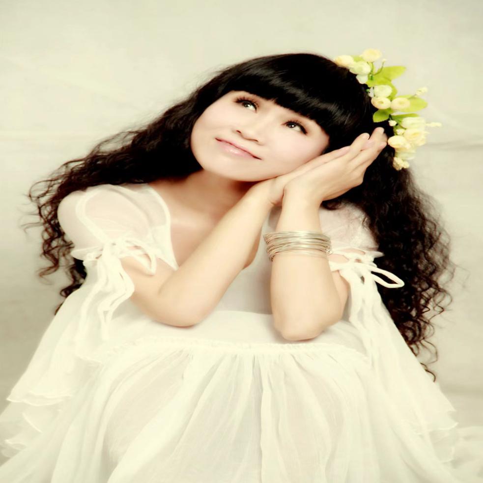 彭丽歌新作《家家有本难念的经》唱出人生酸甜苦辣