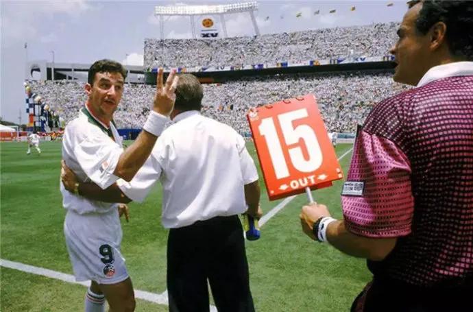 历届世界杯精彩瞬间,盘点历届世界杯爆笑瞬间