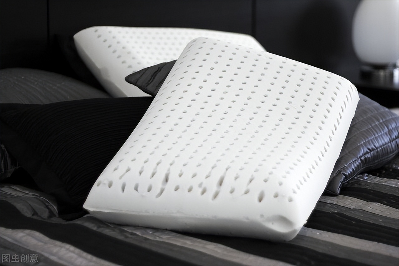 乳胶枕有毒物质是什么,国内生产的乳胶枕味道很重有毒吗