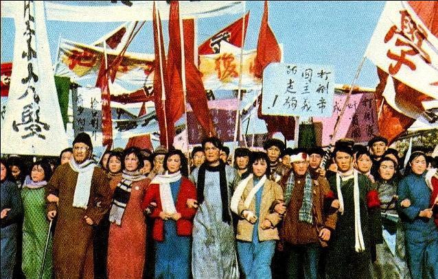 经典红色老电影有哪些,五六十年代的老电影红色娘子军