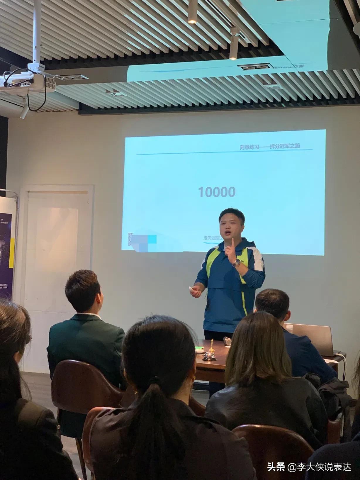 为老不尊老流氓！但这一次我为大爷鼓掌