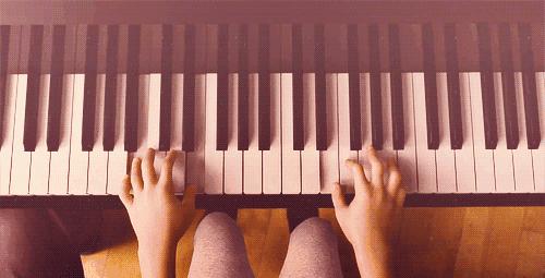 弹钢琴太快怎么纠正,如何练习弹钢琴的节奏感