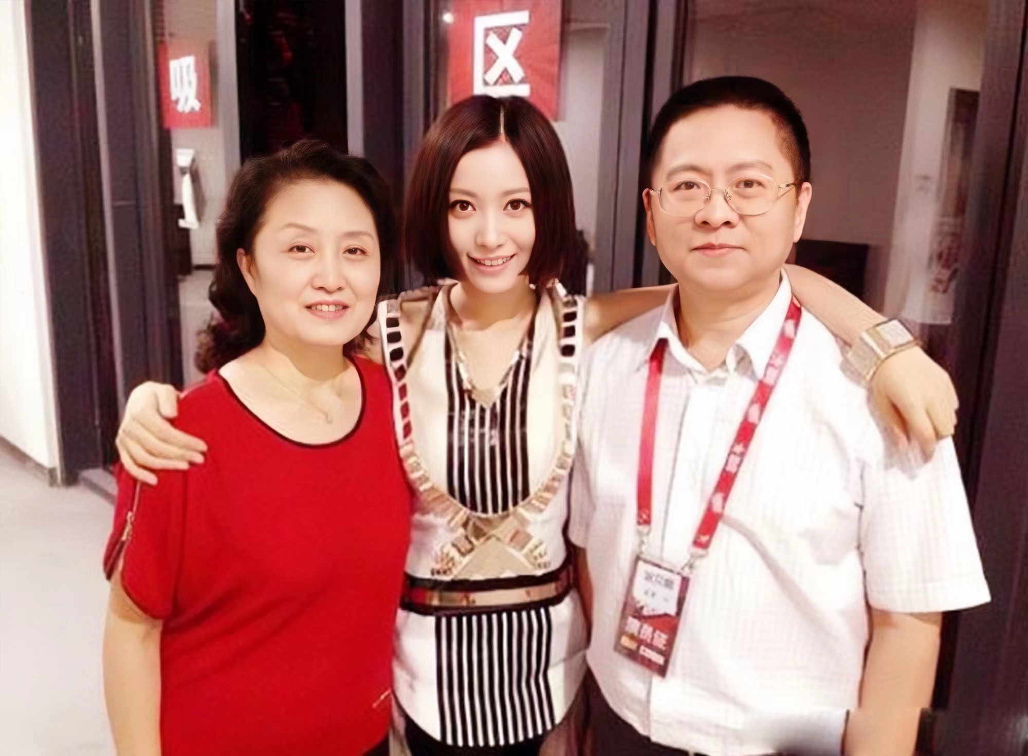 姚贝娜去世后父母现状,红颜薄命姚贝娜