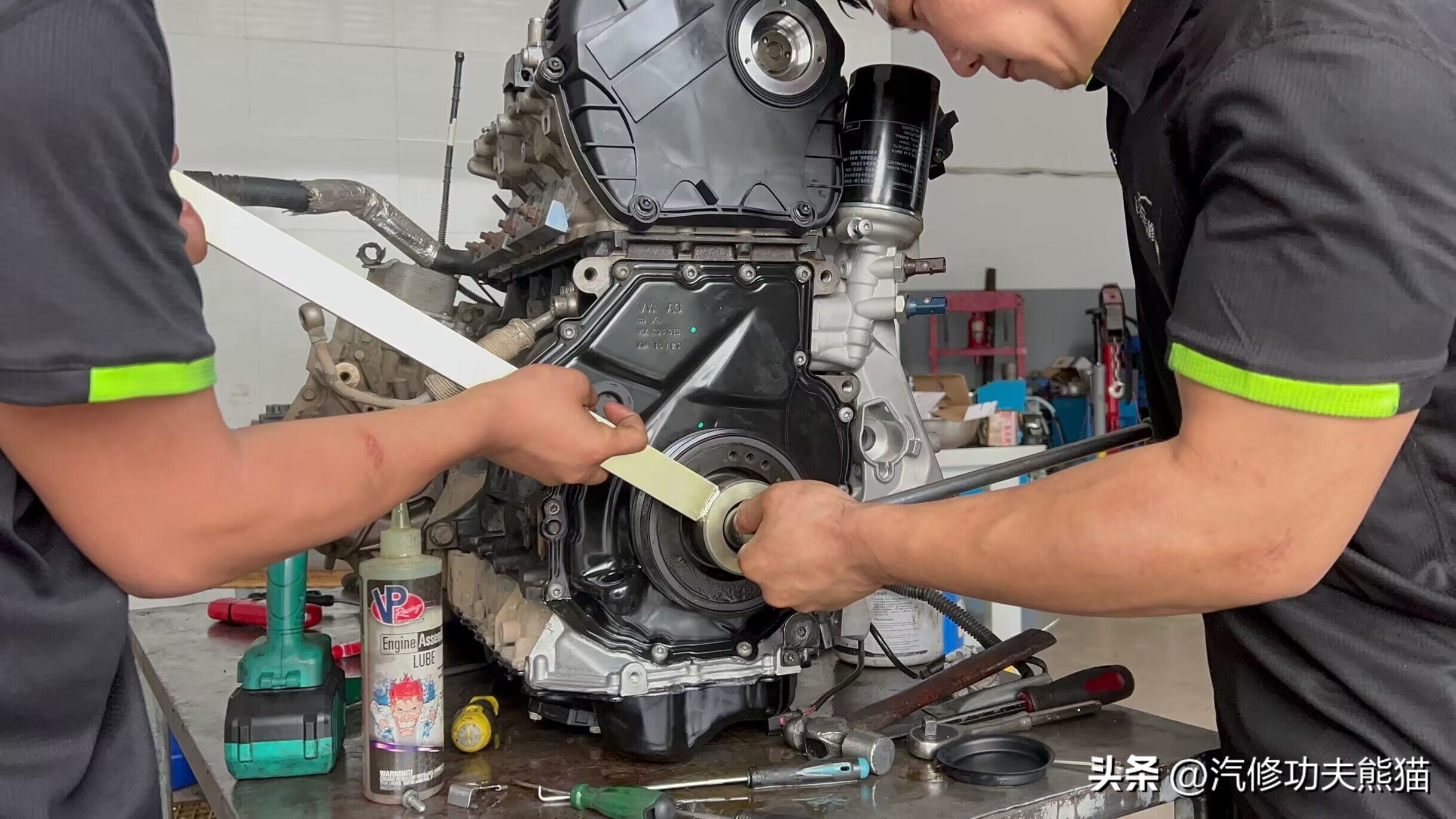 武汉小轿车烧机油处理办法,老款斯柯达烧机油解决方案