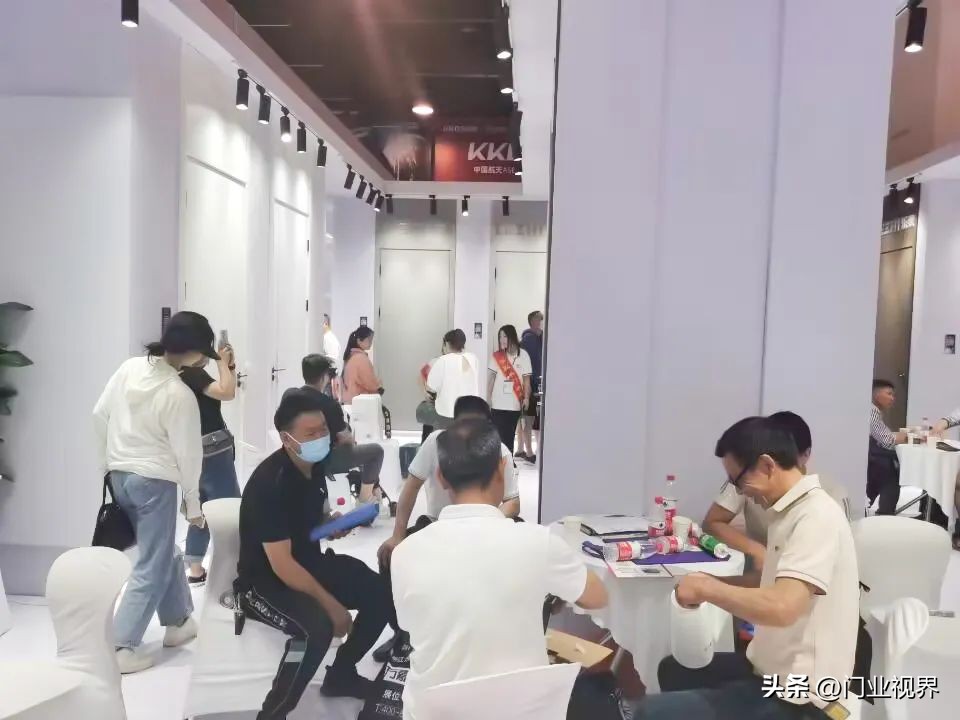 永康门业十大名牌木门,乐致木门网红