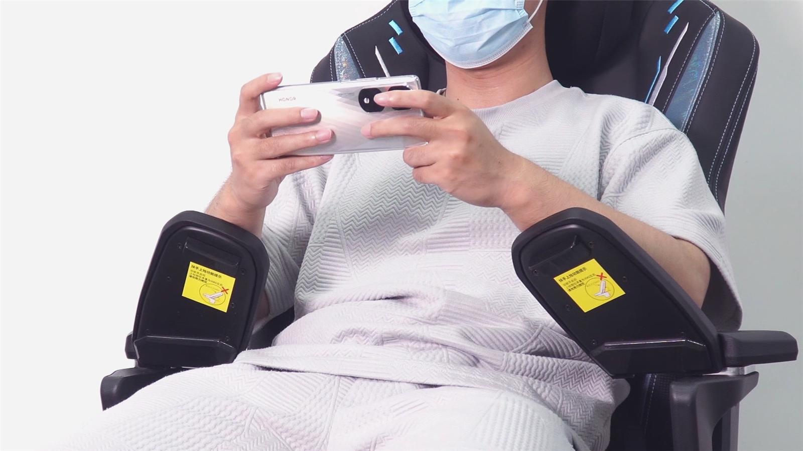 傲风机械大师pro电竞椅测评,多功能协助智能机械臂