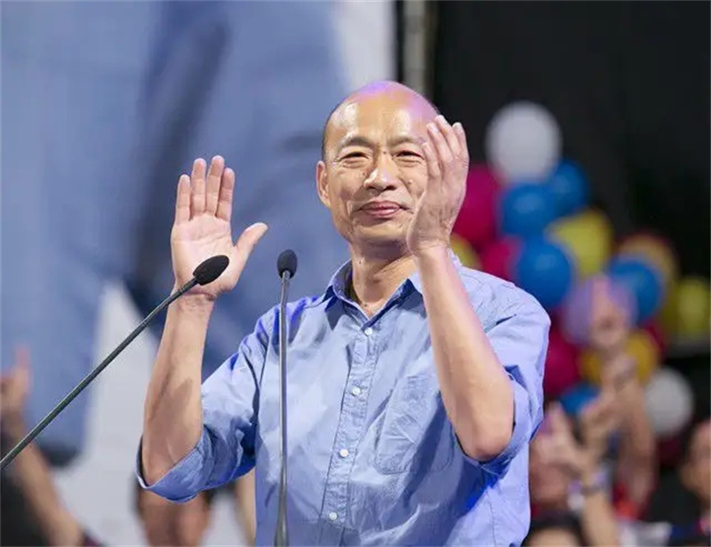 国民*党**大会上多人互殴，曾在大陆任职的台商徐正文被*倒打**在地