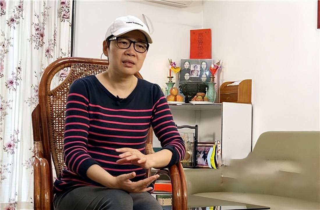 92年香港机场检测仪突然报警，安保拦住台湾律师，搜包后当即报警