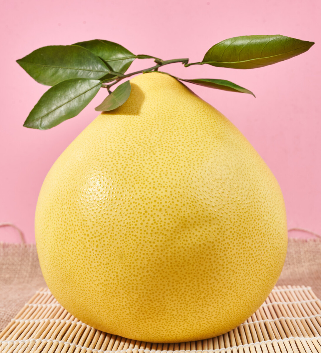 小柚子好苦怎么吃,柚子有点苦涩可以吃吗