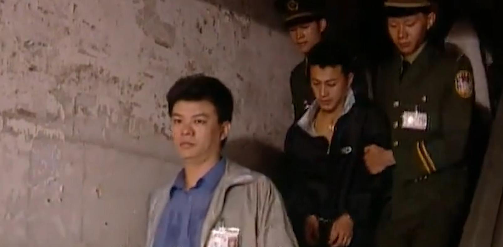 女人极度自卑婚后将丈夫锁家中,女人婚后极度自卑将丈夫锁在家里