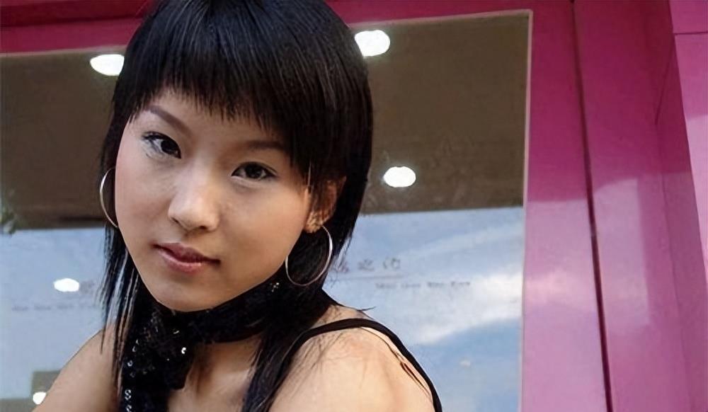 “最红嫩模”*筱雨张**：22岁时拍写真火爆全网，如今将近40岁仍单身