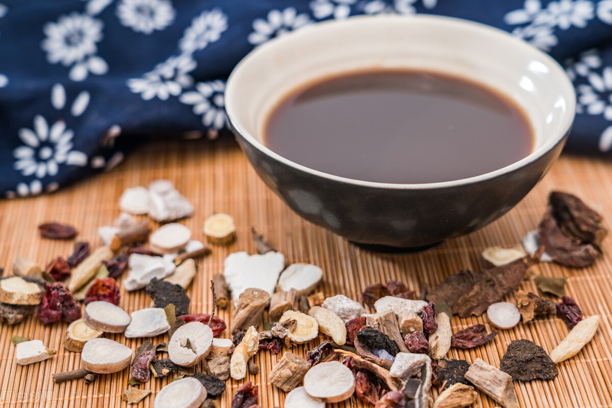 子宫肌瘤经方医案10首,气结积郁喝什么中药