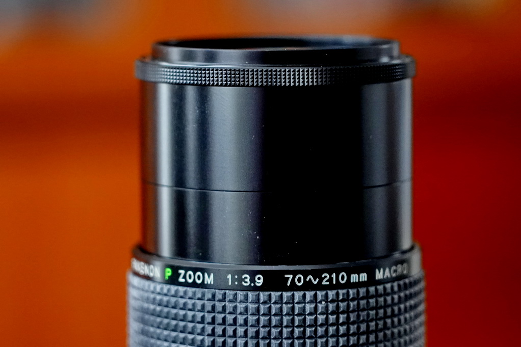 理光有几款50mm镜头,廉价的相机