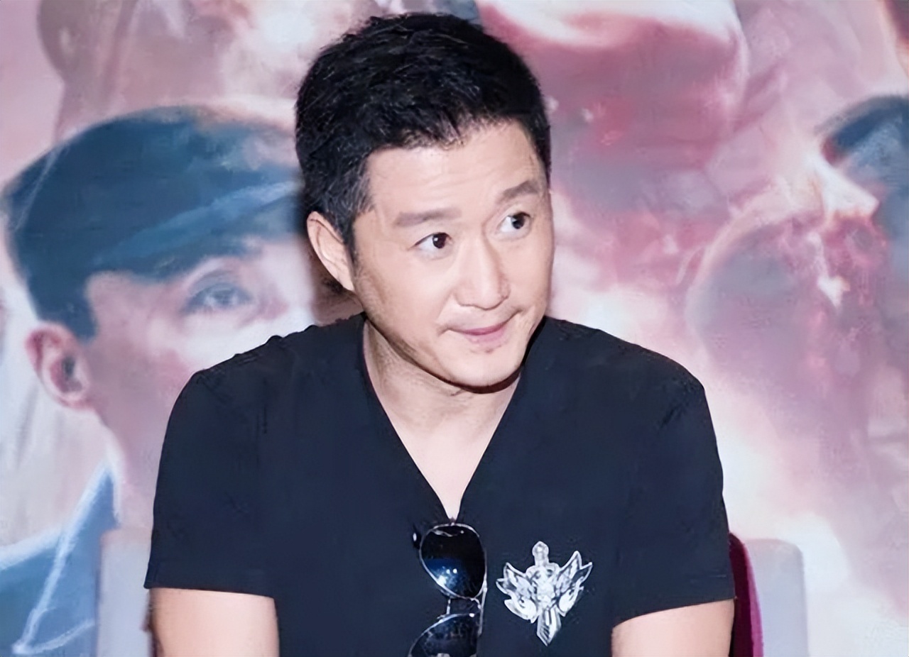 *小鹏李**带美籍妻子回国挣钱,妻子不说汉语,吴京:不要说英文