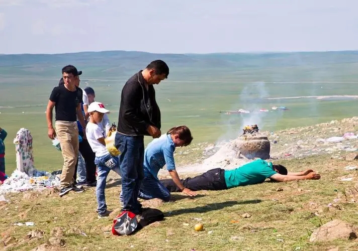 蒙古族敖包祭祀文化保护与传承,蒙古族祭敖包仪式的过程