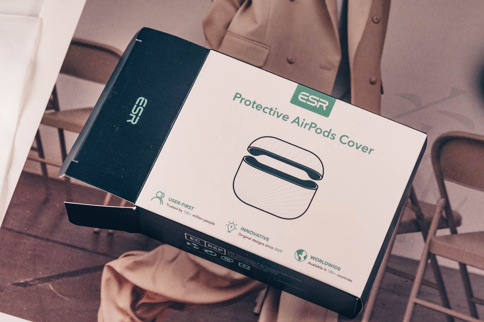 强力磁吸，一触即充-亿色airpodspro磁吸保护壳体验