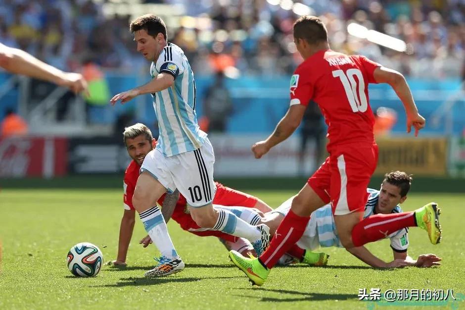 凌云之上希丁克梅西斗法！那是在一万多米高空直播的一场世界杯赛