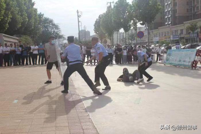 跟着警察去抓酒驾,跟着警察叔叔去出警