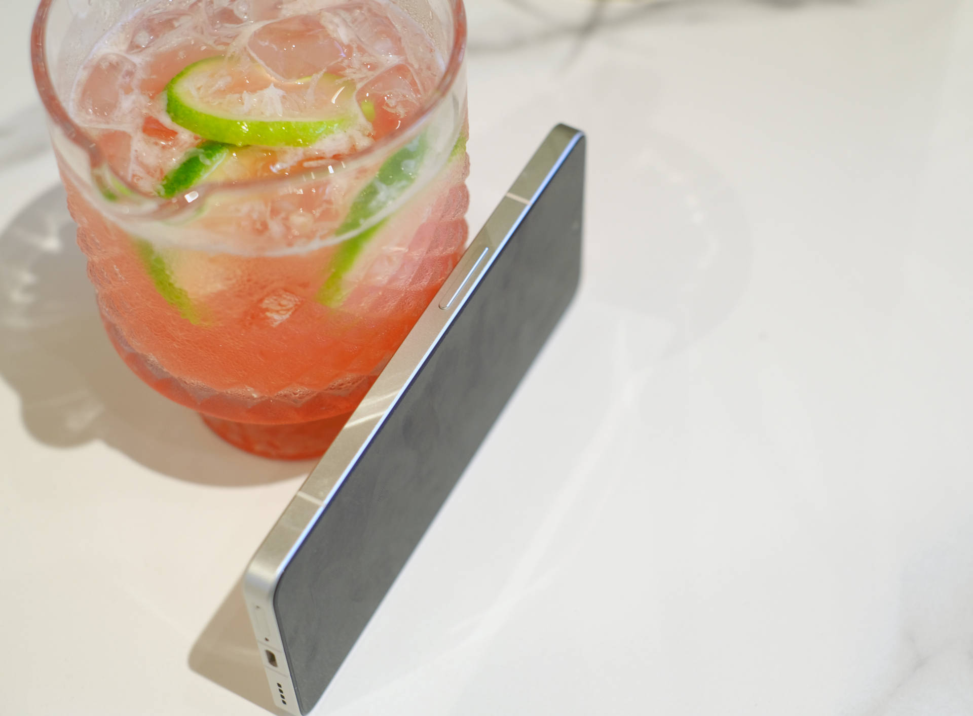 真我gt2大师探索版和上代对比,真我gt2大师探索版评测