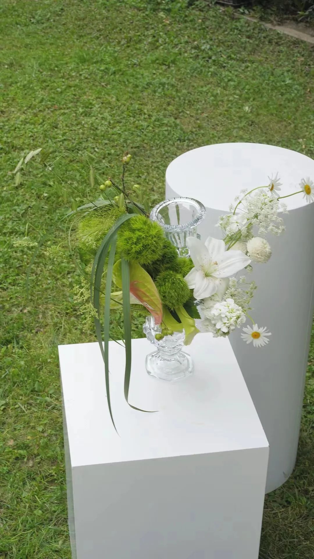 22岁，疫情下开62㎡花店，月营业额做到6万元，独特是他的标签