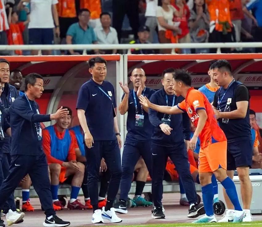 黄政宇泰山首球,泰山队黄政宇怎么没上场