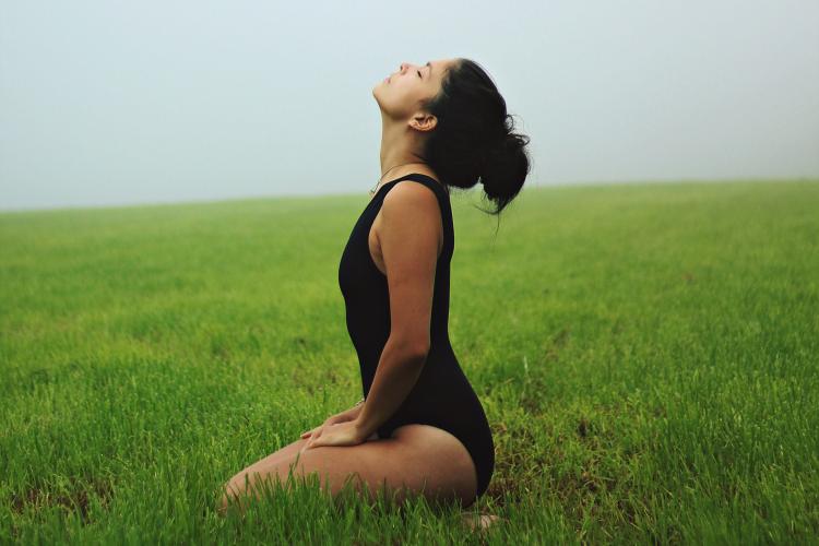 想做瑜伽教练应该怎么开始,学瑜伽当教练前景好吗