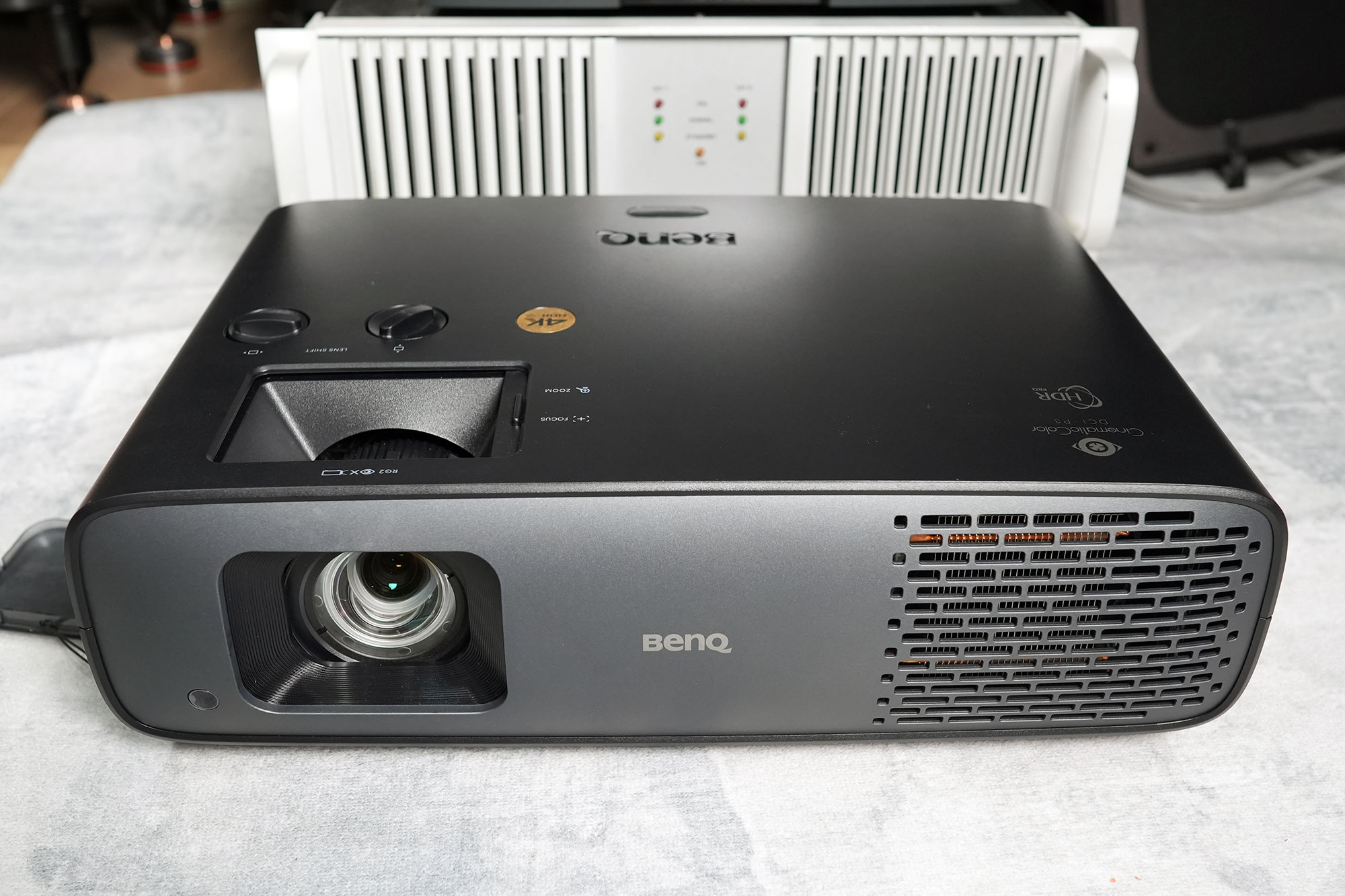 明基2540投影机测评,同价位投影仪和电视机对比